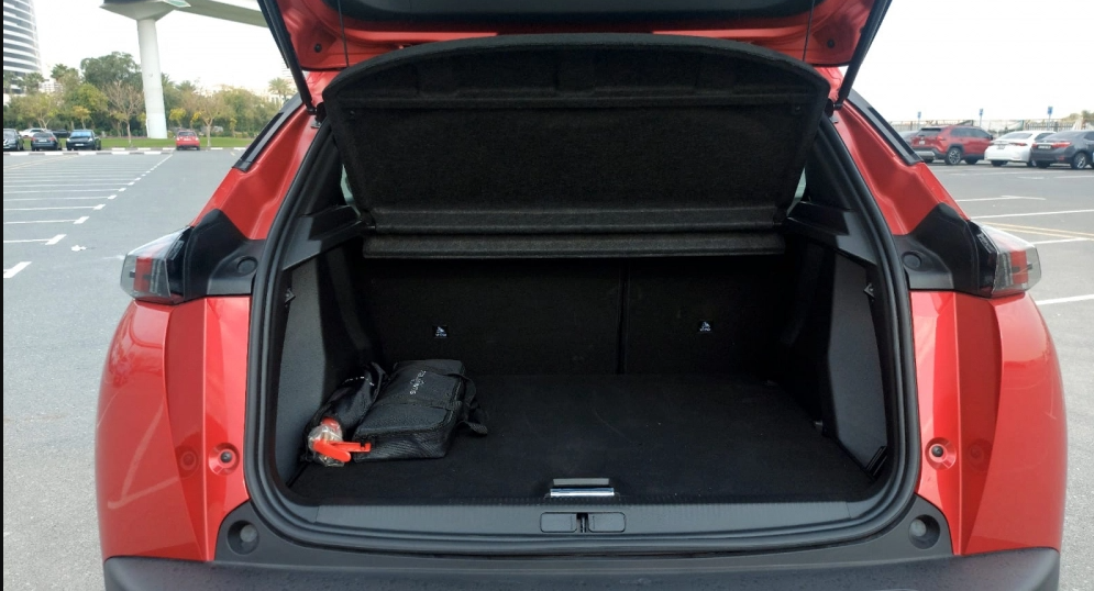 Picture Peugeot 2008 2023-2024 